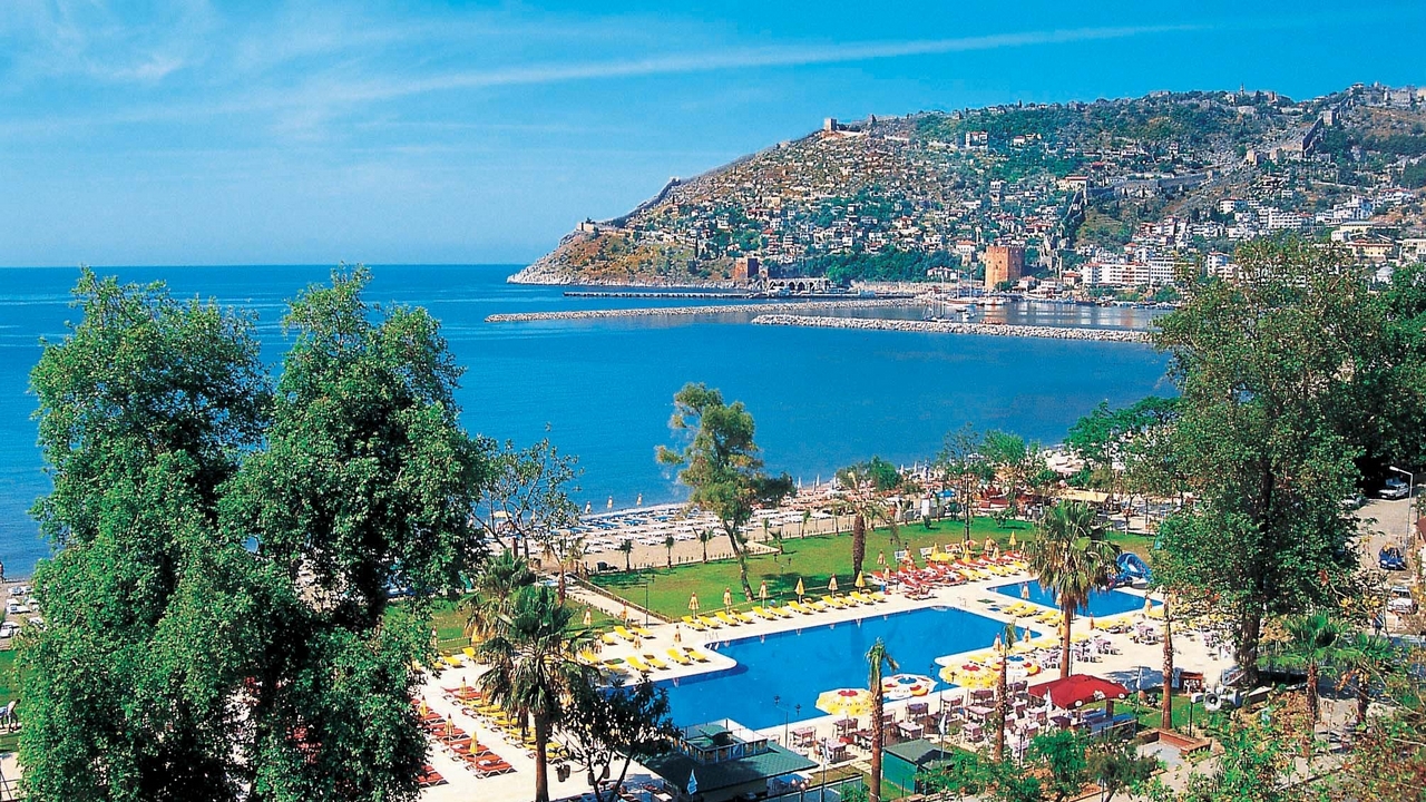 توقعات بوصول 25 مليون سائح سنوياً إلى أنطاليا