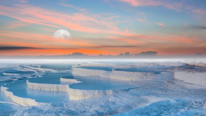 باموكلي واحدة من أروع عجائب الطبية في العالم